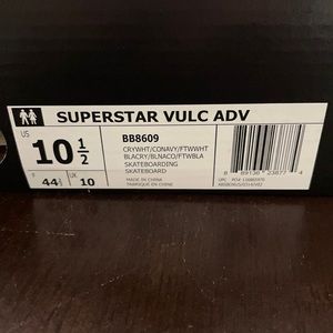 Men’s Adidas shell toe superstars. Size 10.5.